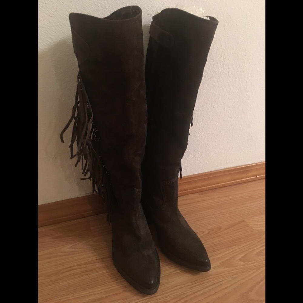 Suede Boots with fringe